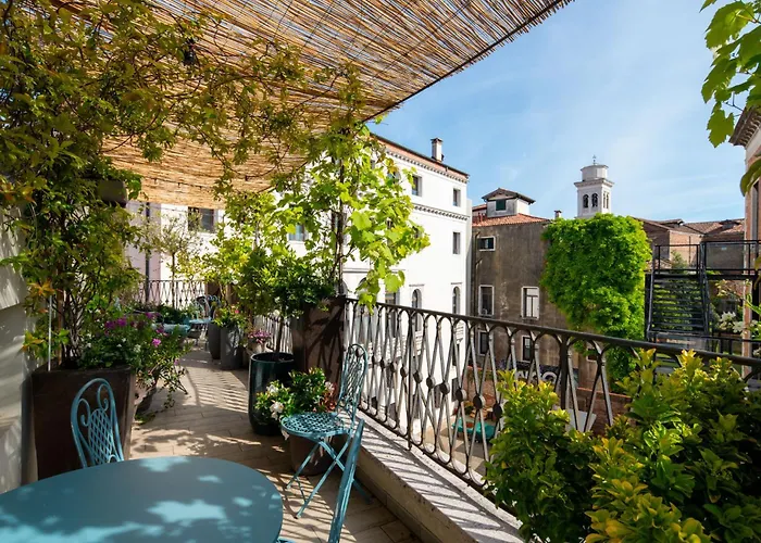 Ca Cornelia - A Rooftop Terrace With Dazzling View